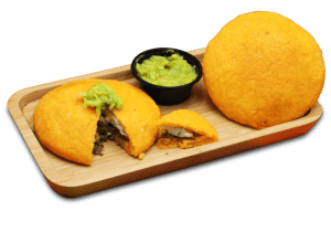 Arepa de huevo con carne paisa